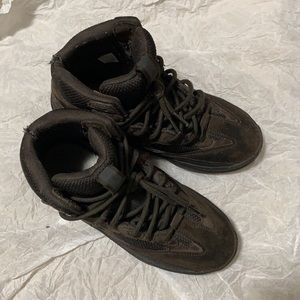 yeezy boots brown